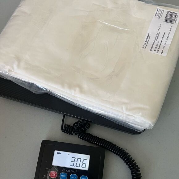 New Queen Duvet Cover, The Company Store
Legends Hotel Cream Supima Cotton 92x98 - Picture 7 of 9